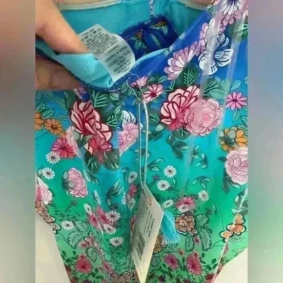 NWT Johnny Was Rainbow Color Blast Twist Keyhole
One Pc Swimsuit Sz M - Picture 9 of 12